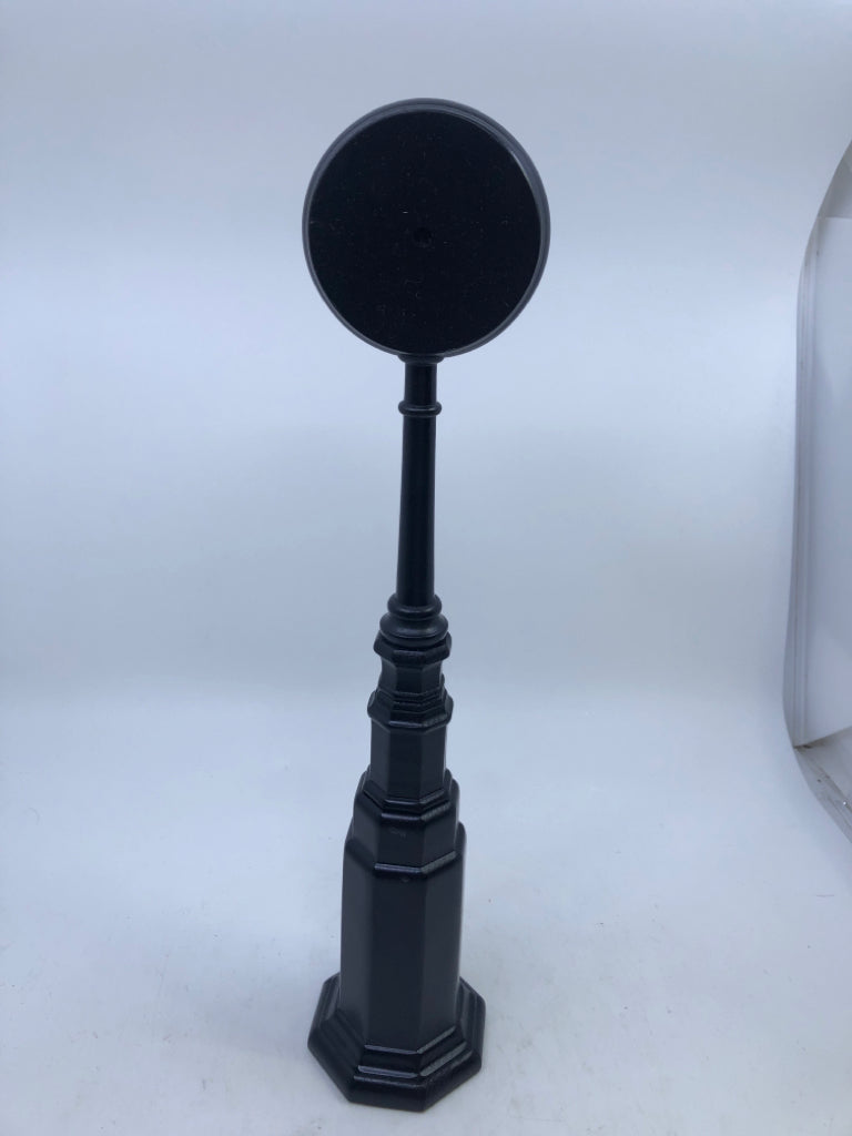 BYERS CHOICE STREET CLOCK.