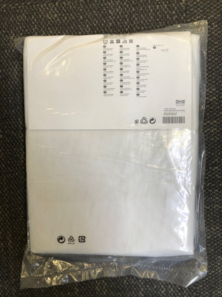 NIP 2 LILL WHITE CURTIAN PANELS.