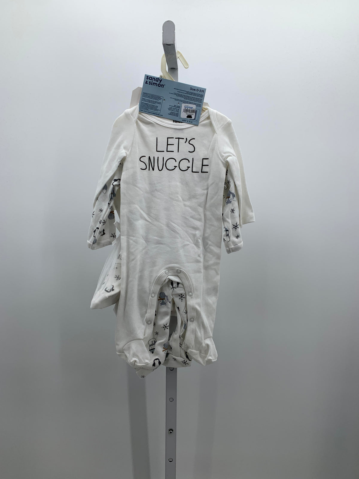 NEW FOOTED ROMPERS, HAT, BIB, MITTENS, BODYSUIT, 2 BATH CLOTHS.