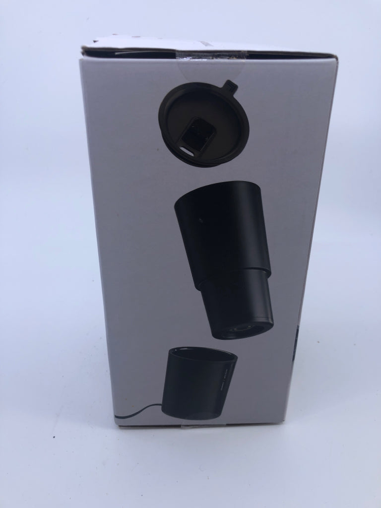 NIB HEATED MUG- USB POWER.
