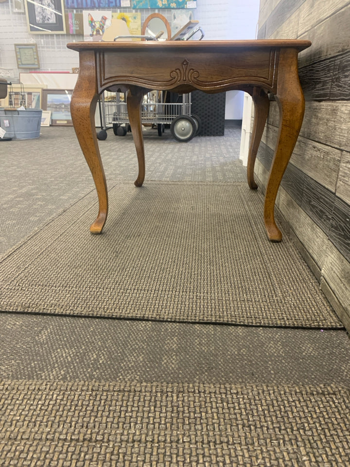 VTG WOOD SIDE TABLE W GLASS INSERT.