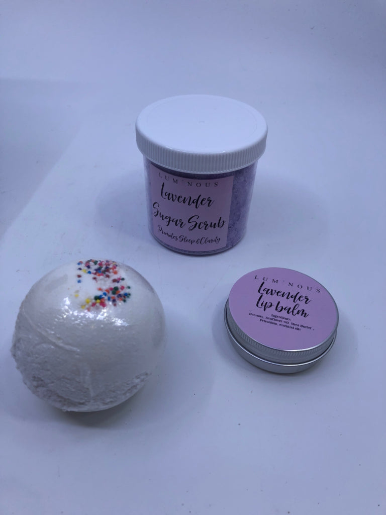 NIB LAVENDER 3PC AROMATIC BOX.