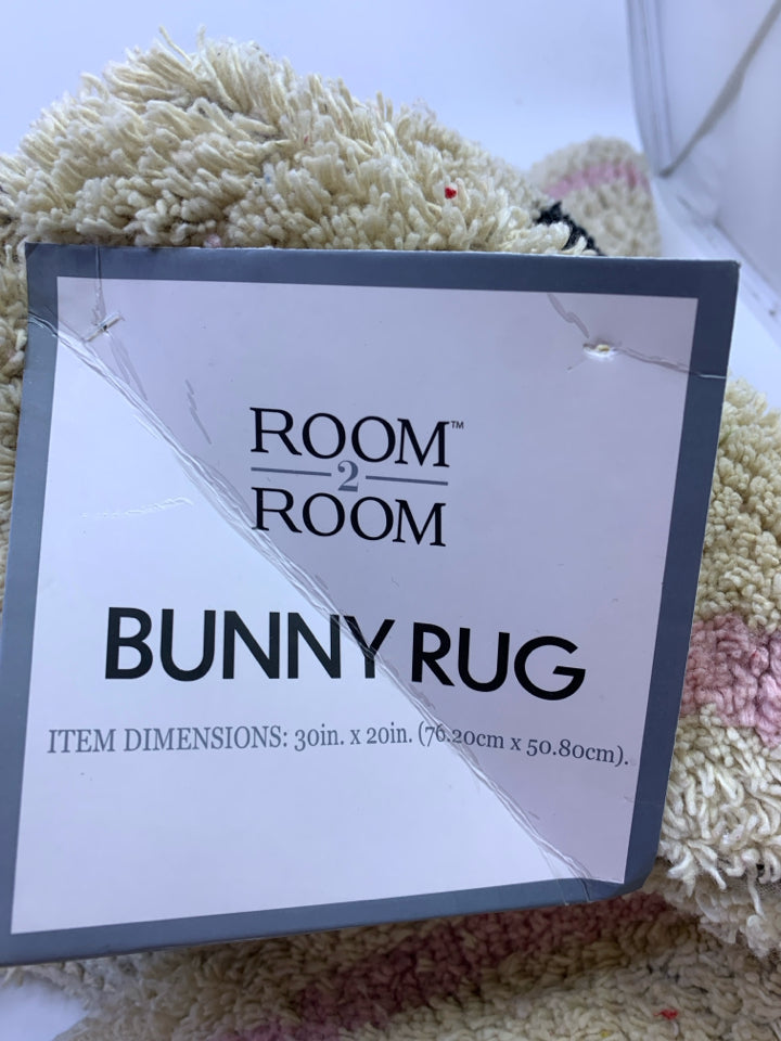 NWT BUNNY RUG.