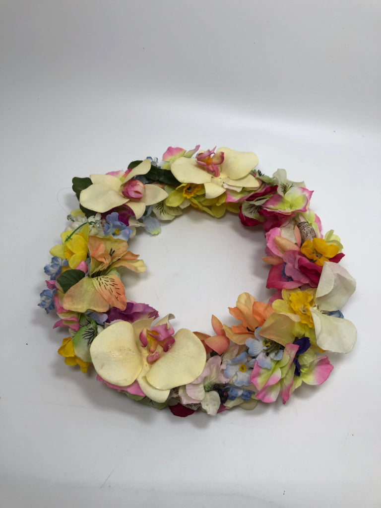 SM COLORFUL FLORAL WREATH.
