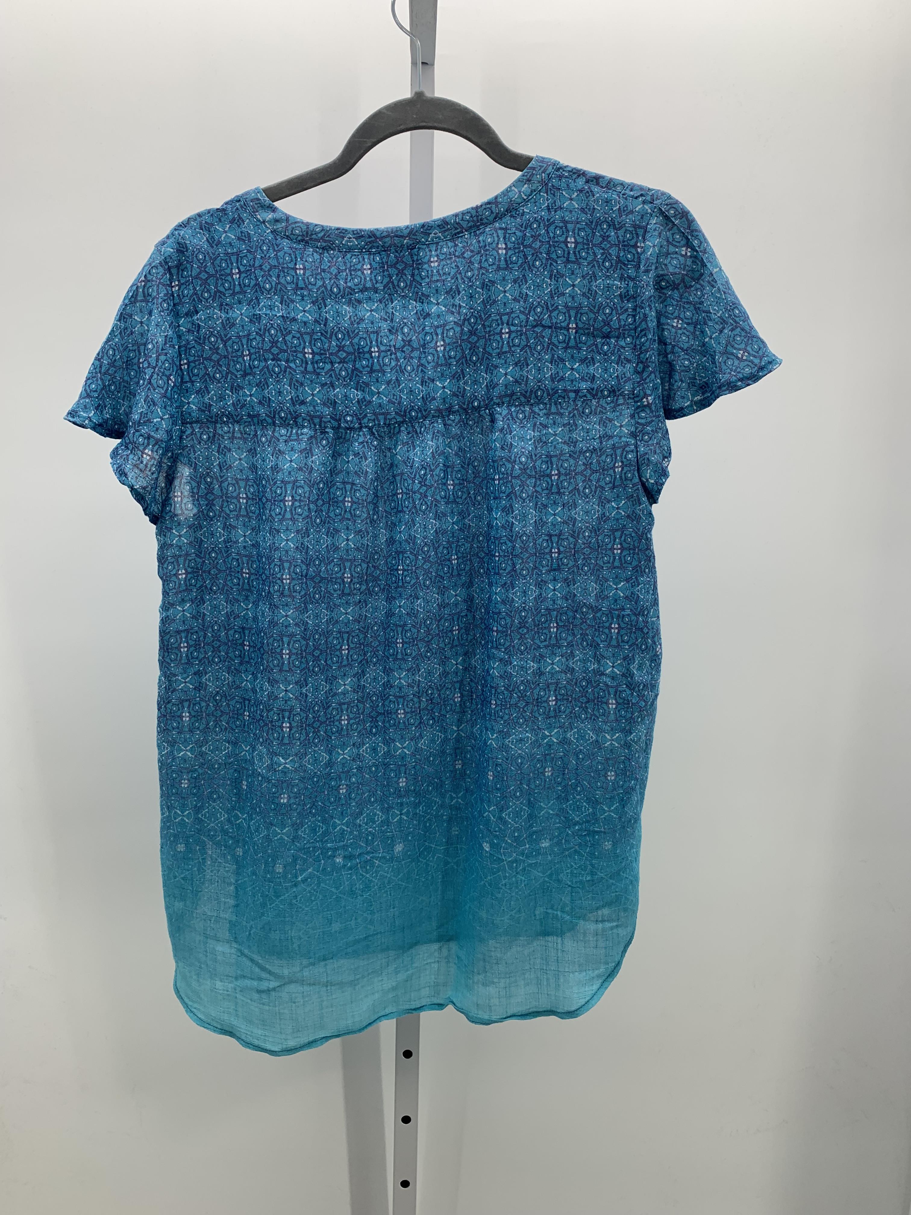 Size Medium Misses Short Sleeve Shirt
