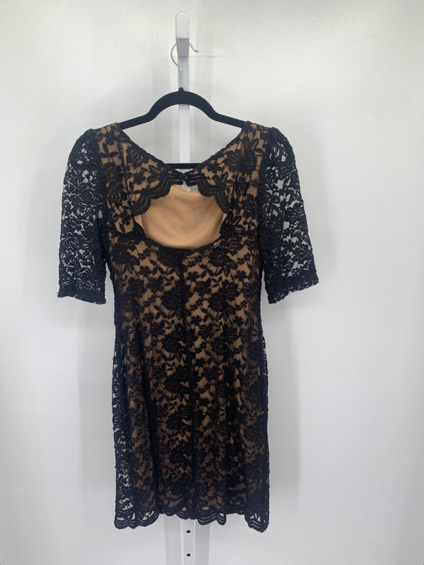connected apparel Size 6 Misses Short Sleeve Dress