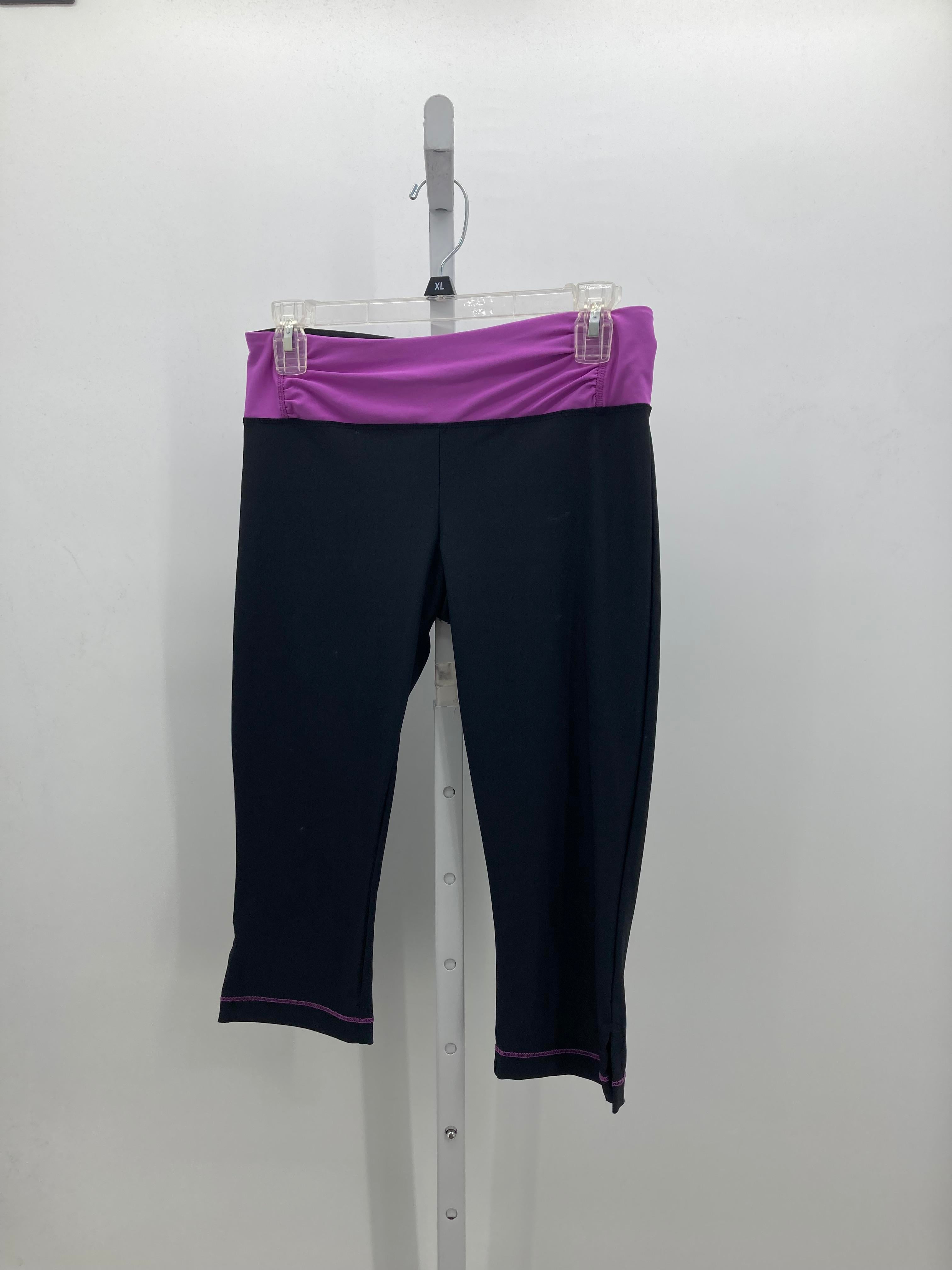 Size Medium Misses Capri Pants