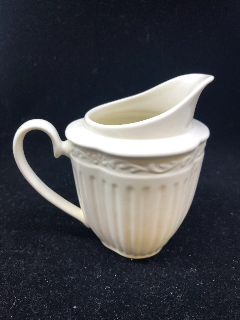 MIKASA CERAMIC CREAMER.