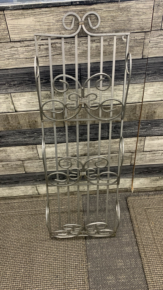 3 POCKET METAL ORGANIZER.