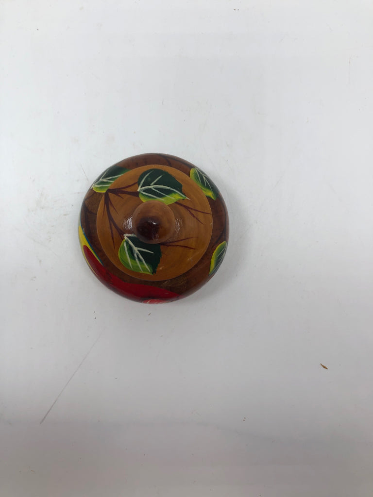 SMALL WOOD BOX W/PAINTED PARROT.