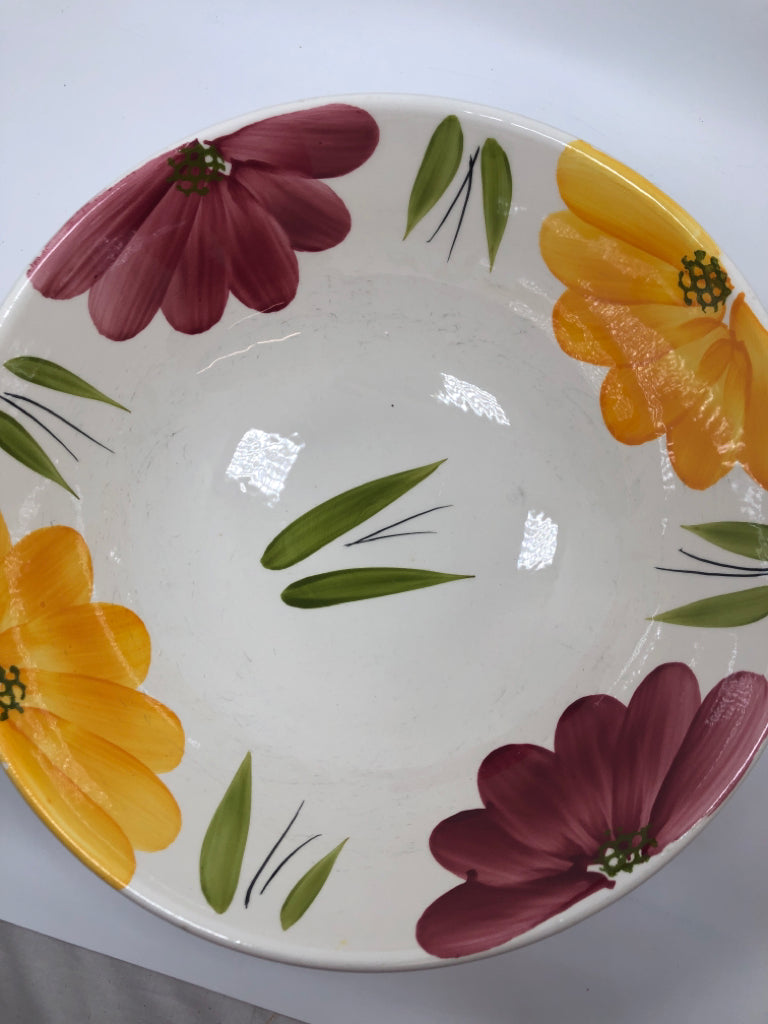 FLOWER PAINTED CERAMIC SERVING BOWL.