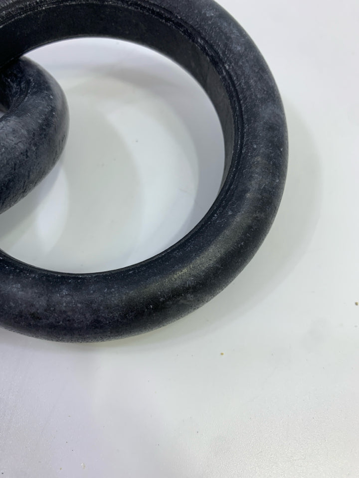 3-CHAIN STONE CHAIN LINK DESK DECOR.