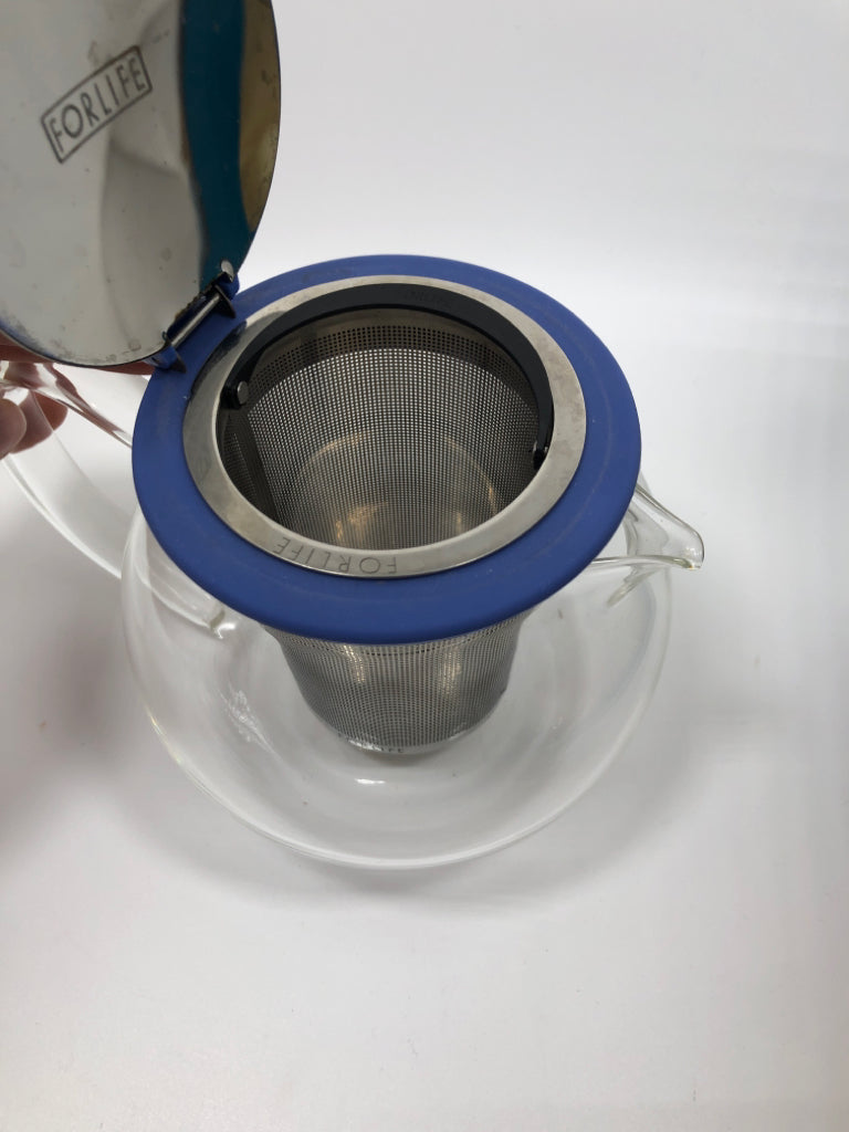 CLEAR TEA POT W/BLUE LID/INFUSER.