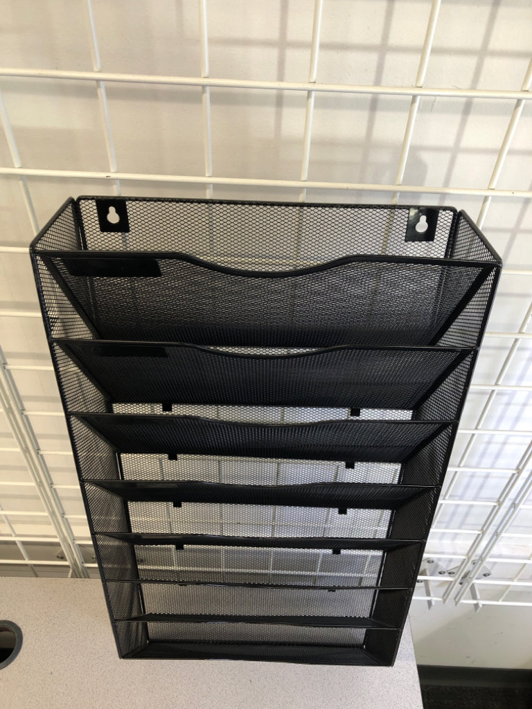 8 SLOT BLACK METAL MESH MAIL FILE.