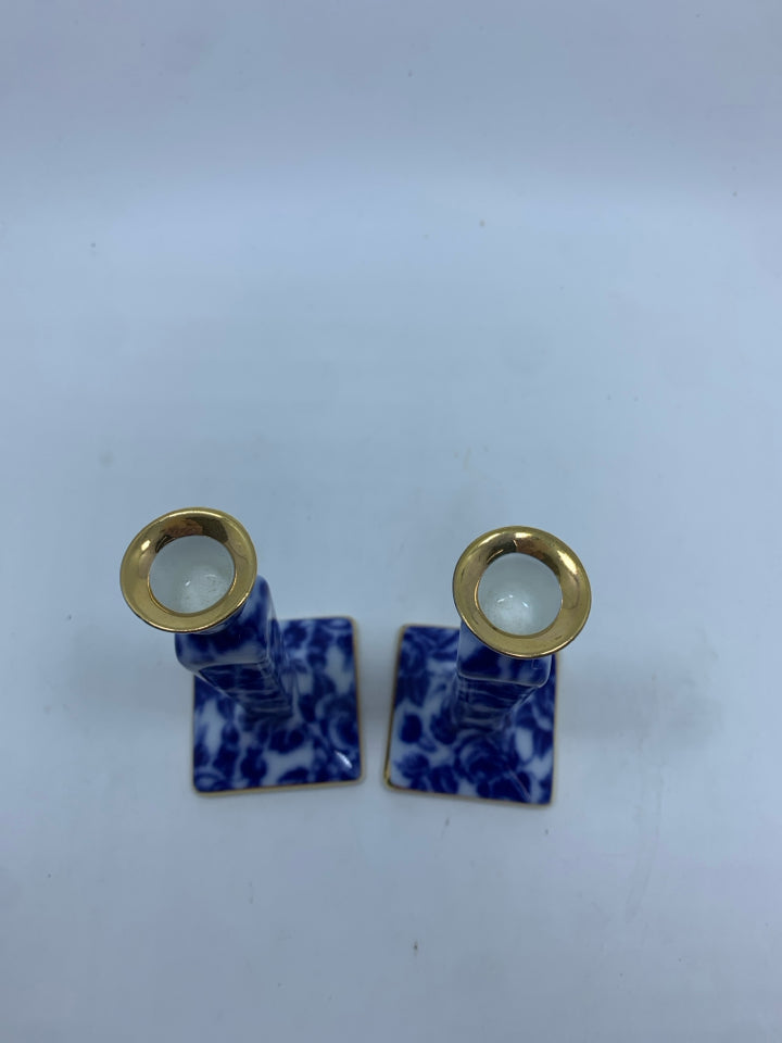 2 VTG BLUE FLORAL CHINTZ PATTERN PORCELAIN CANDLESTICKS.