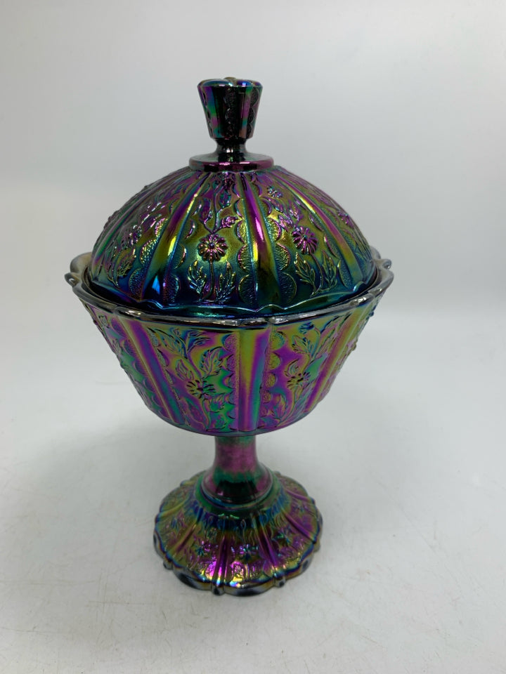 VTG FOOTED CARNIVAL GLASS COMPOTE PANELED DAISIES CANDY DISH W/ LID.