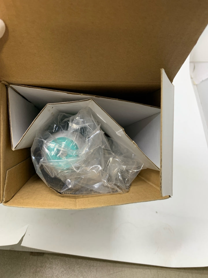 NIB PORTABLE HUMIDIFIER.