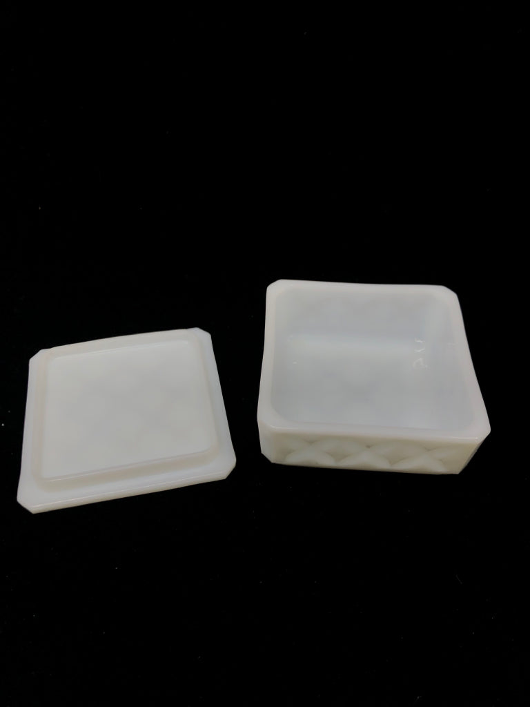 VTG SQUARE MILK GLASS BOX W/LID.