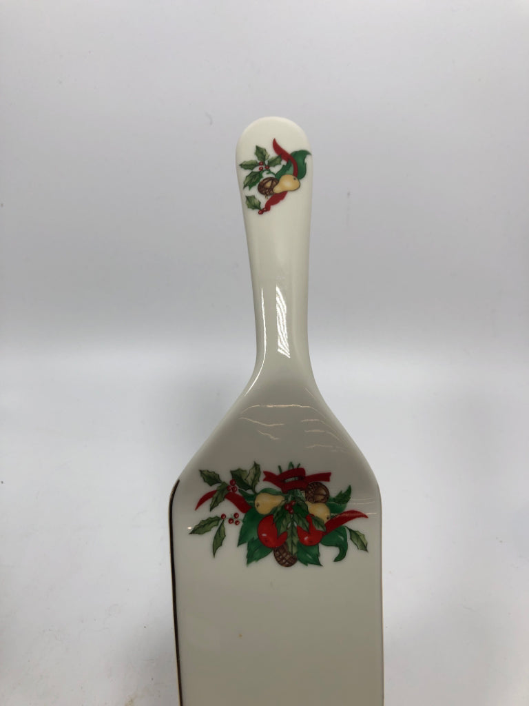 CERAMIC FRUIT BASKET CAKE SERVER