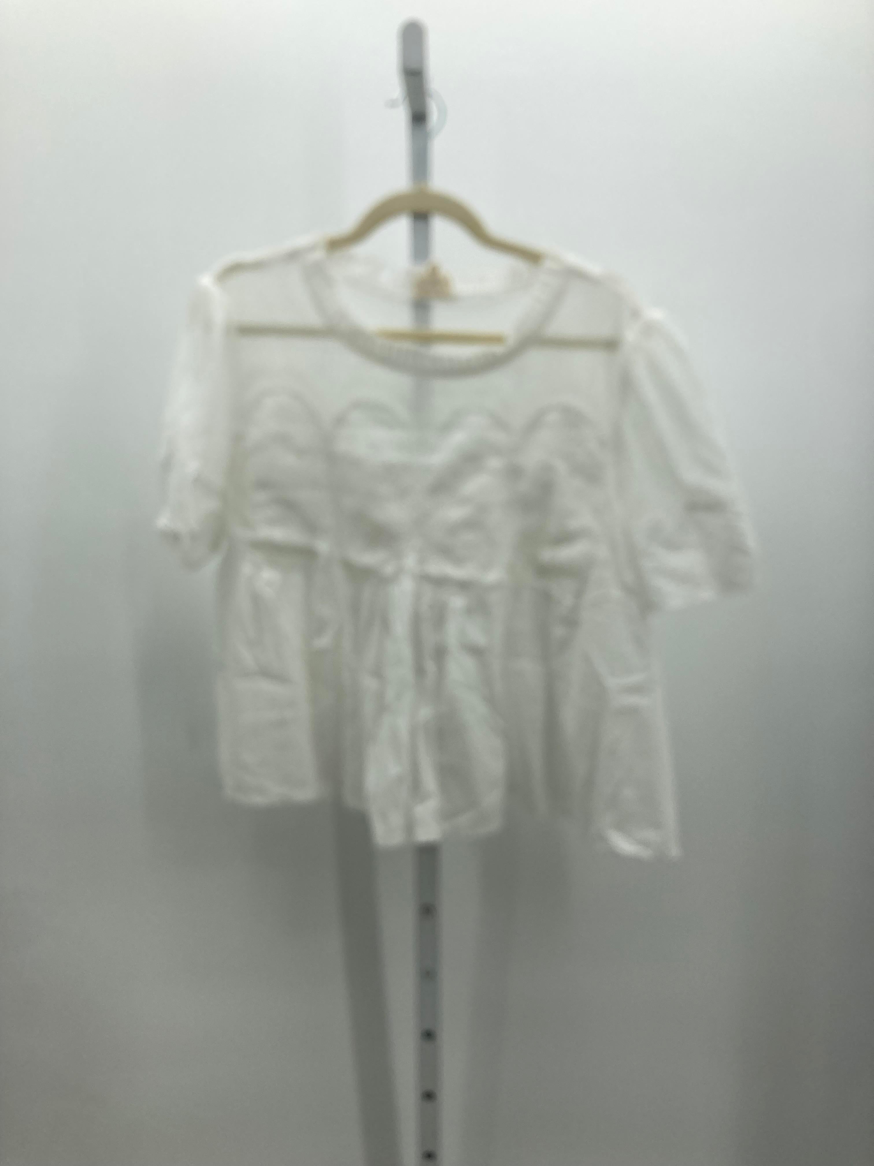Size Extra Large Misses Short Sleeve Shirt