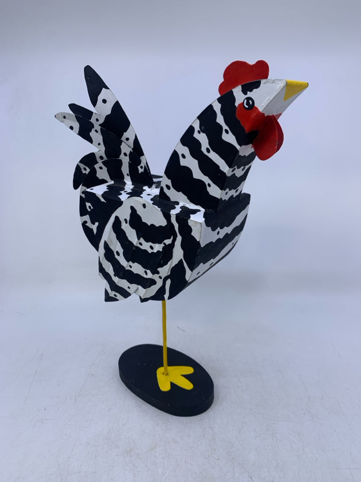 BLACK/WHITE METAL STANDING CHICKEN.