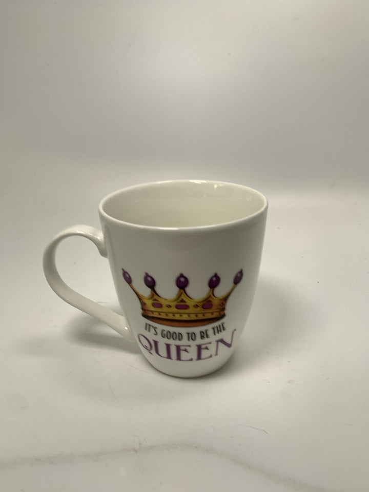IT'S GOOD TO BE THE QUEEN MUG.