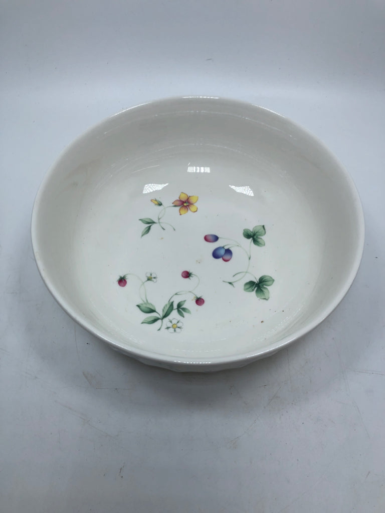 43PC MIKASA SORRENTO DISH SET SERVICE FOR 6.