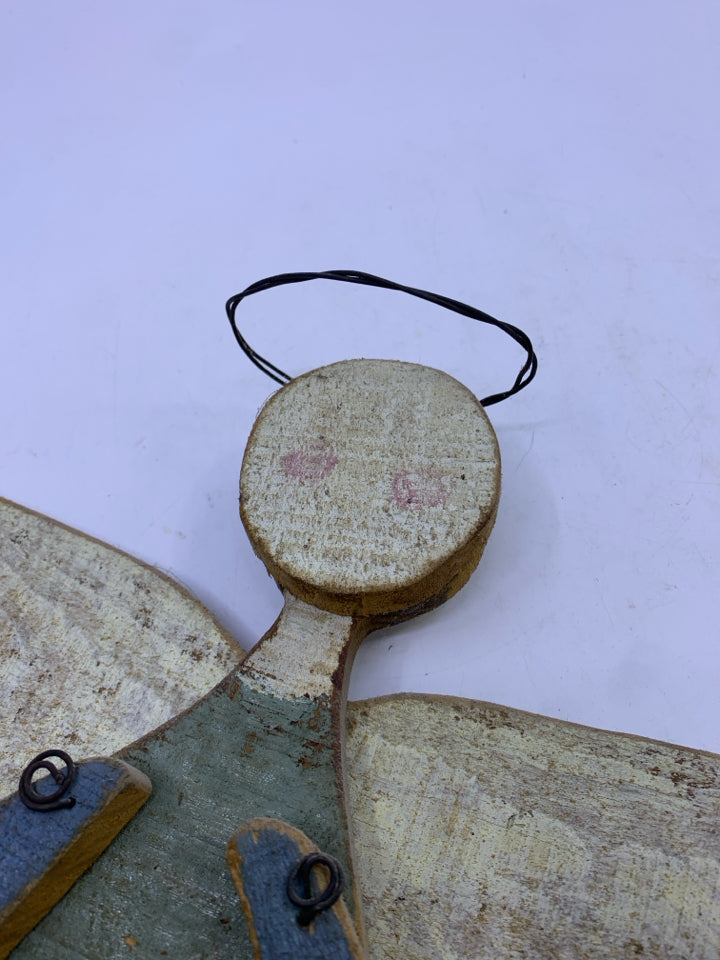 RUSTIC BLUE WOOD ANGEL W/ HEART&WIRE WALL HANGING.