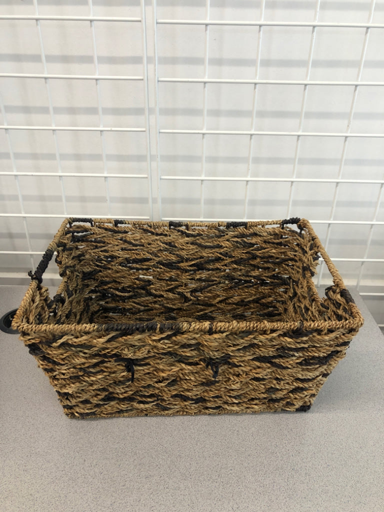 TAN/BLACK WOVEN BASKET W/HANDLES.