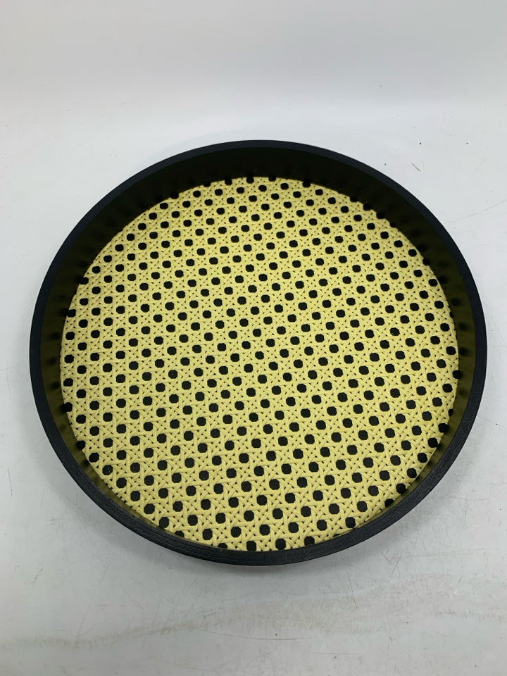 ROUND WOVEN CENTER TRAY.