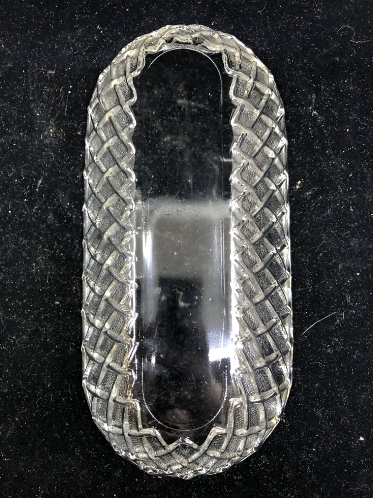 OVAL BRAIDED PATTERN DISH.