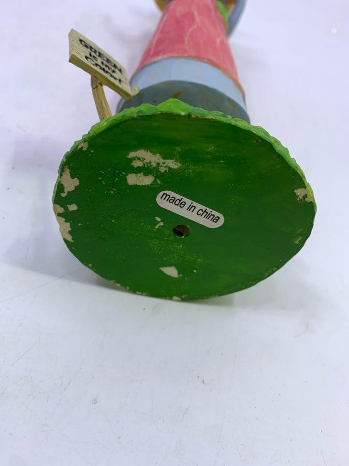 GREEN IS MY COLOR+ GREEN THUMB FIGURE.