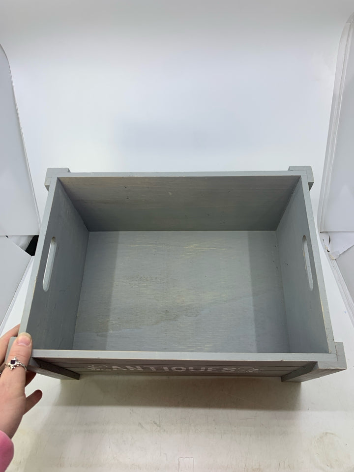 GREY PAINTED ANTIQUES WOOD CRATE.