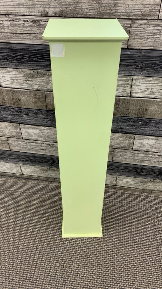 GREEN NARROW SEASHELL SHELF CABINET.
