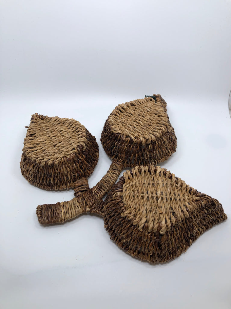 TRIPLE LEAF ORGANIZER BASKET.