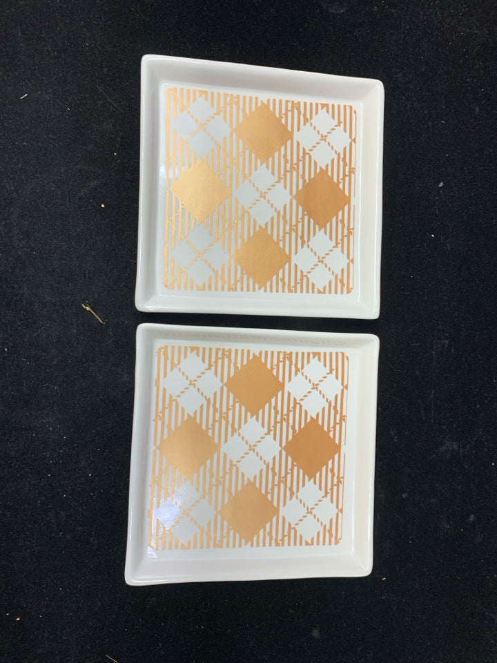 2 SQUARE ROSE GOLD PLAID PLATES.