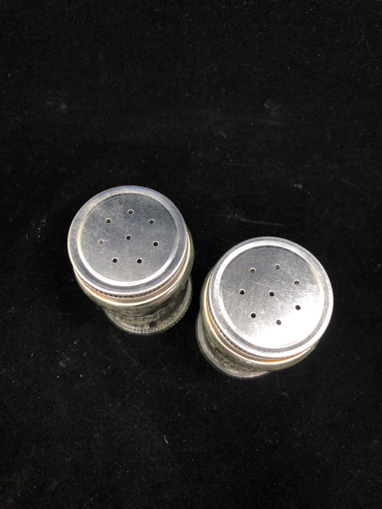 2PC MASON JAR SHAKERS.