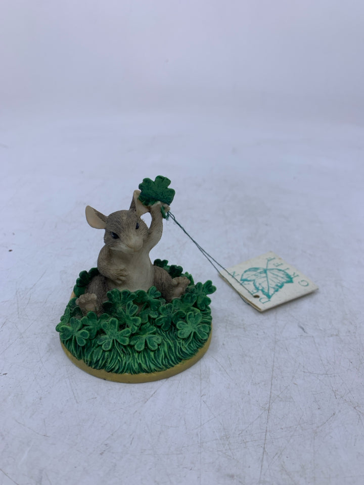 RESIN GOOD LUCK MOUSE HOLDING CLOVERS.