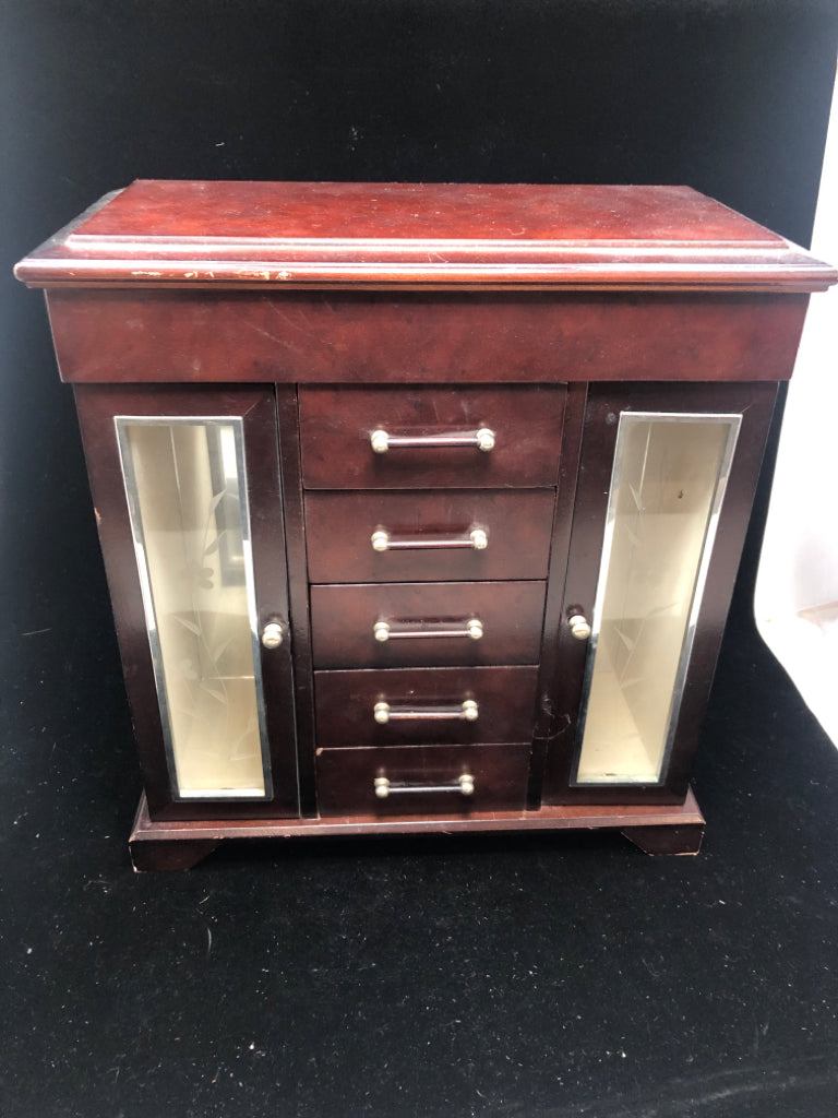 CHERRY WOOD JEWELRY BOX W/FLORAL ETCHED CABINET DOORS, FLIP TOP, 5 DRAWERS.