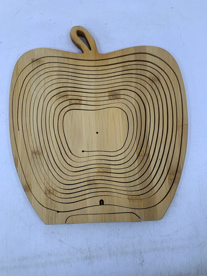 COLLAPSIBLE APPLE SHAPED WOOD BASKET BONNIE & POP.