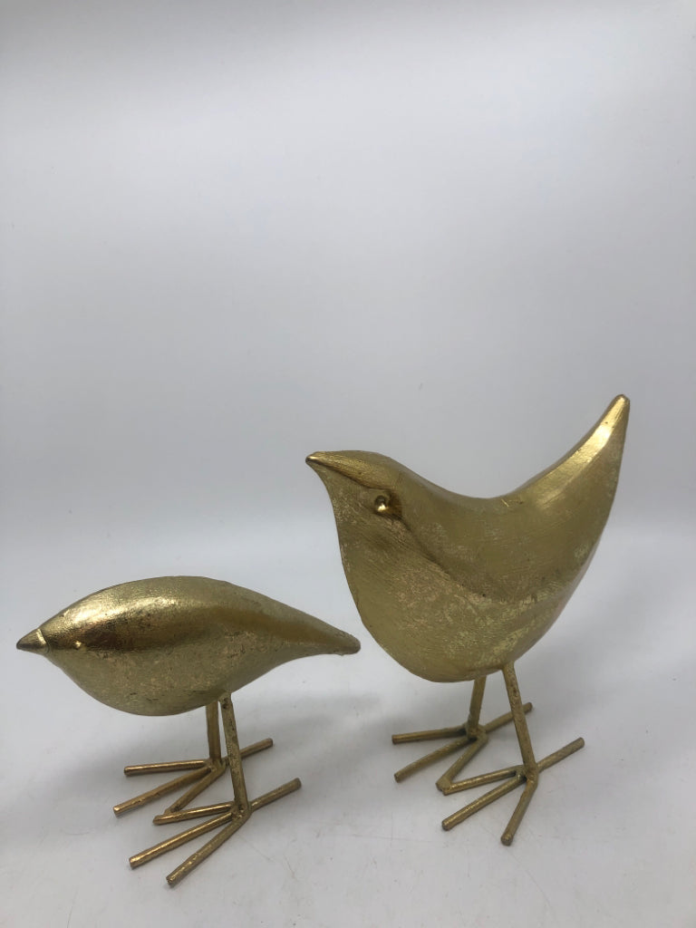 2 GOLDEN METAL BIRDS SHELF DECOR.