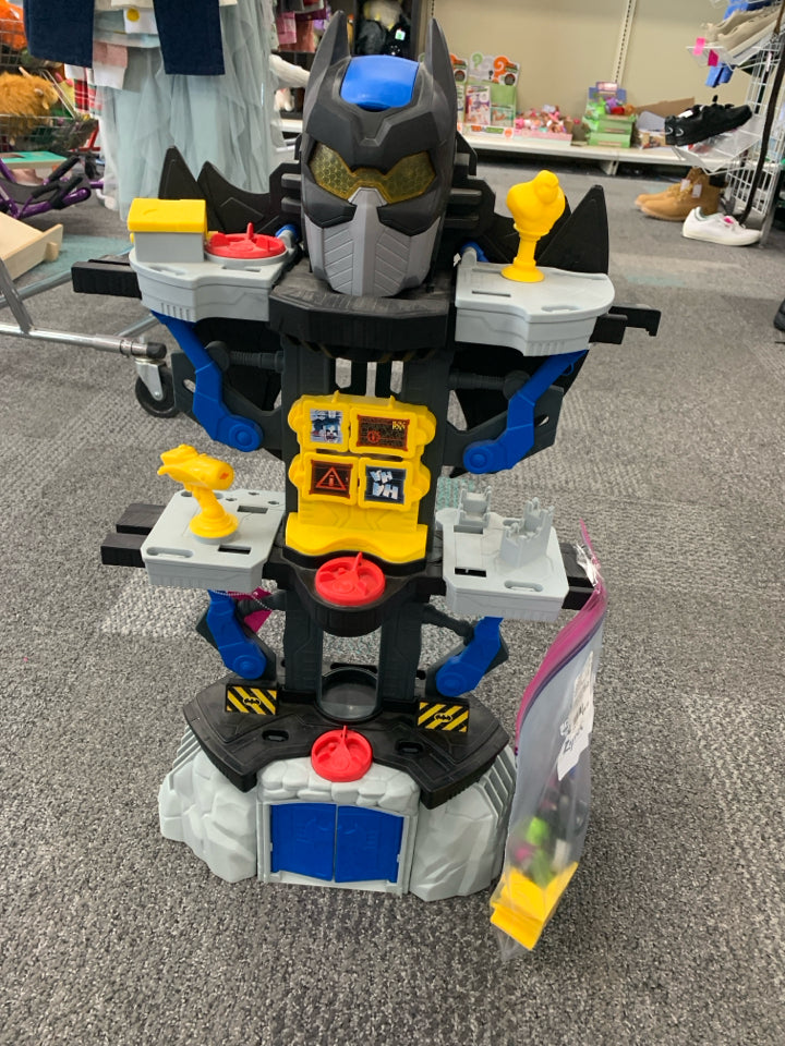 Imaginext DC Super Friends Transforming Batcave