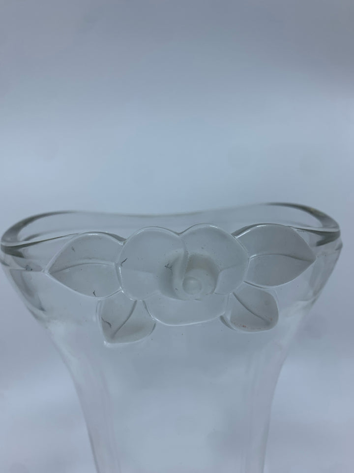 CLEAR GLASS VASE W/FROSTED ROSE.
