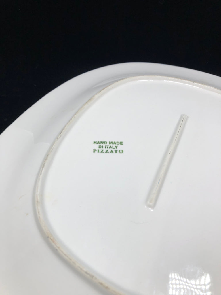 VEGETABLE PAINTED SERVING PLATE W/GREEN RIM.