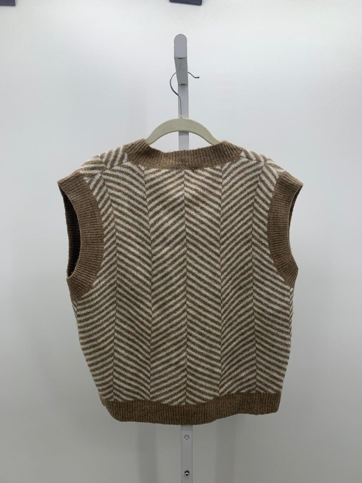 Debut Size Large Misses Sleeveless Sweater