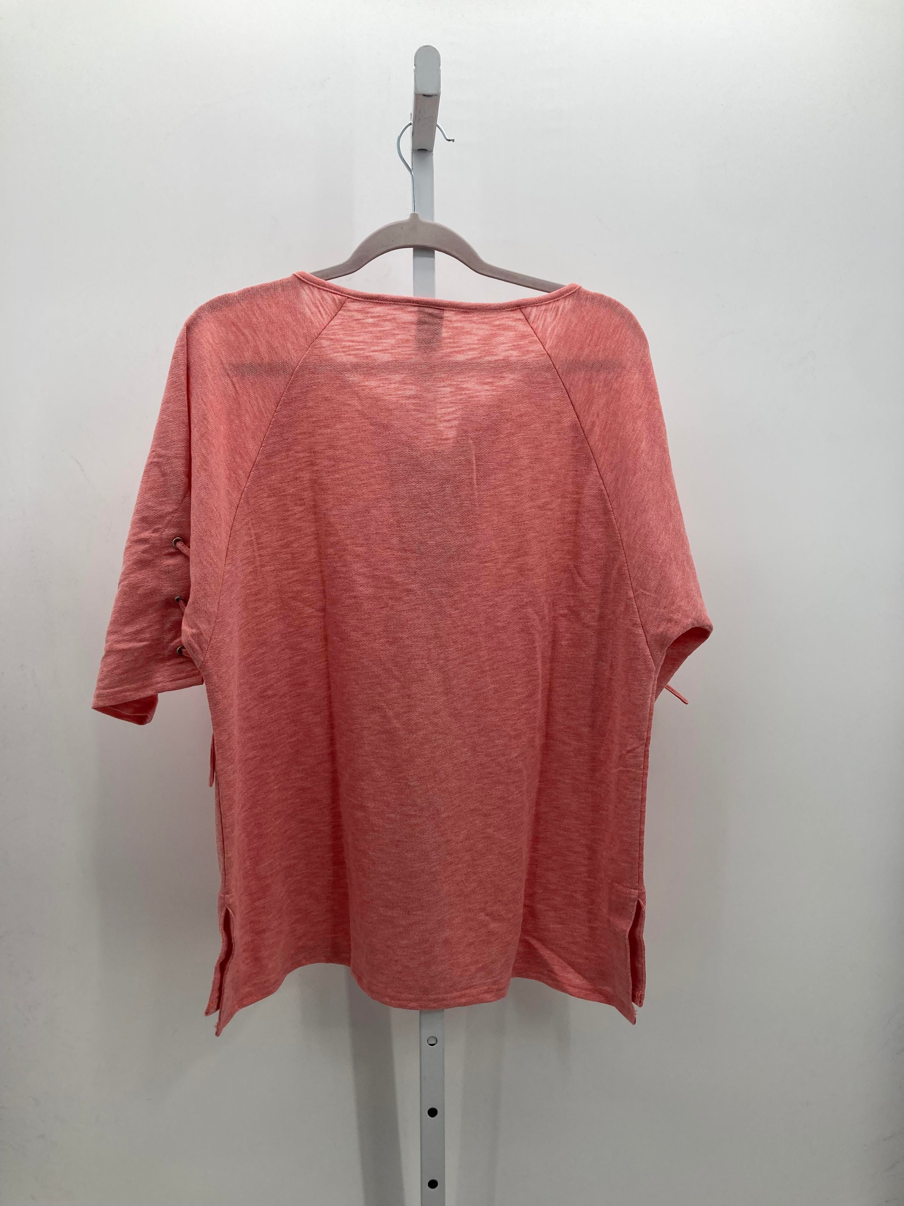 Size Medium Misses Short Sleeve Shirt