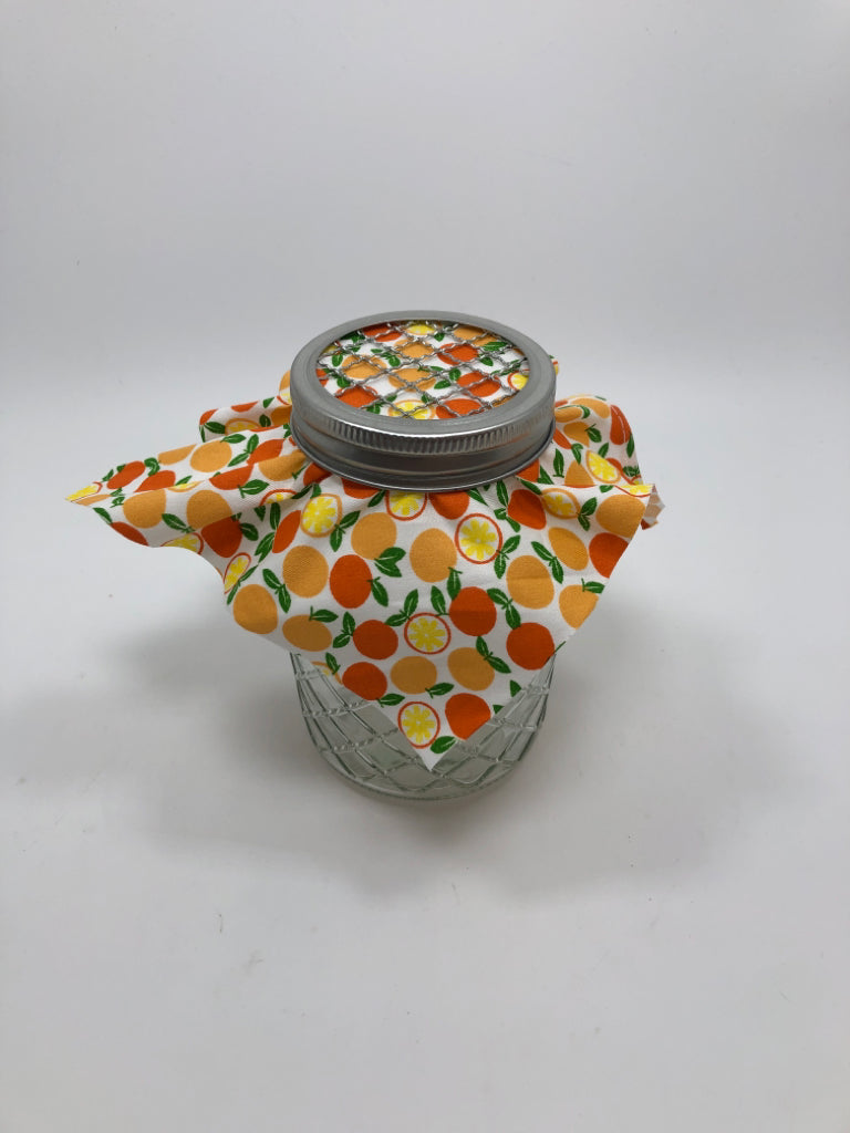 DIAMOND EMBOSSED EMPTY MASON JAR W/FABRIC AND LID.