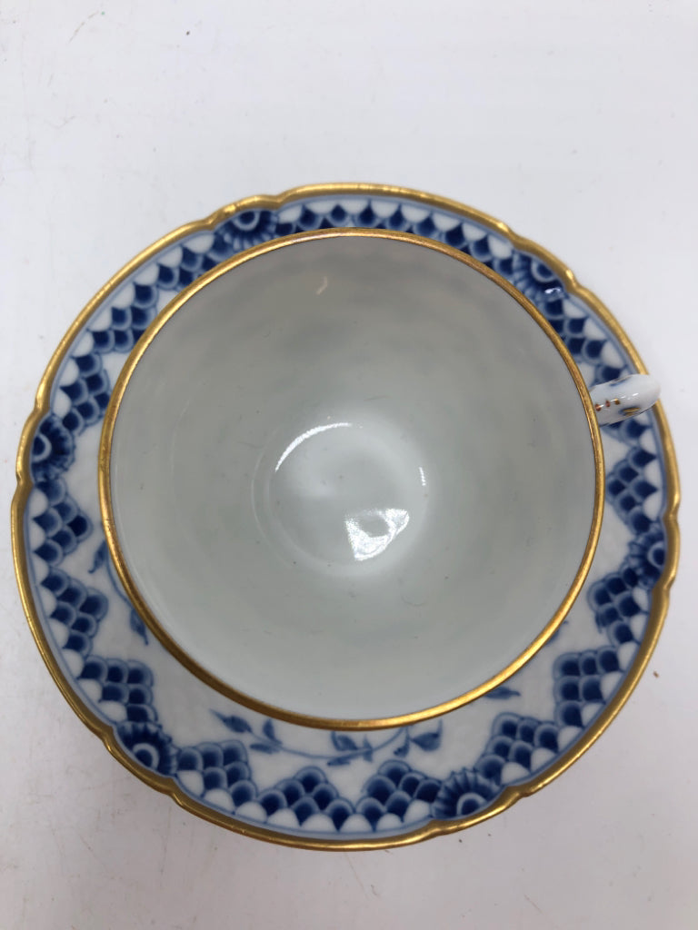 12PC SVC 6 VTG BING AND GRONDAHL TEA CUP/SAUCERS SET.