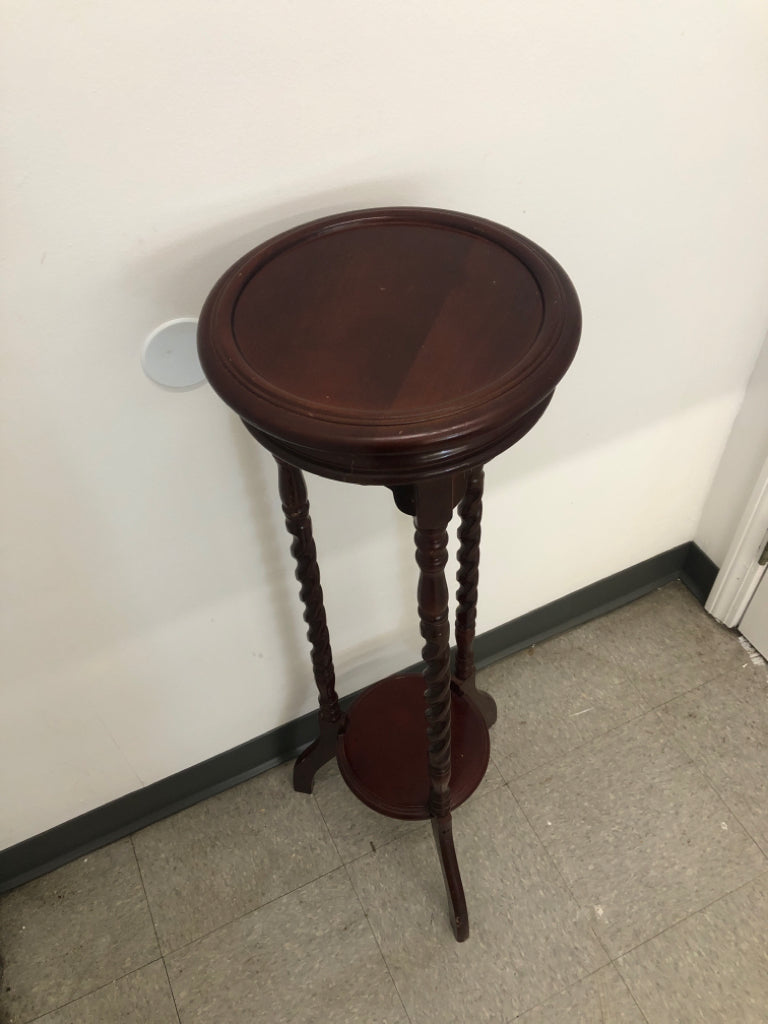 2 TIER CHERRY WOOD PLANT STAND W/SPIRAL SPINDLE LEGS.