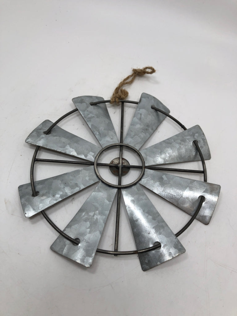 MINI GALVANIZED METAL WINDMILL WALL-HANGING.